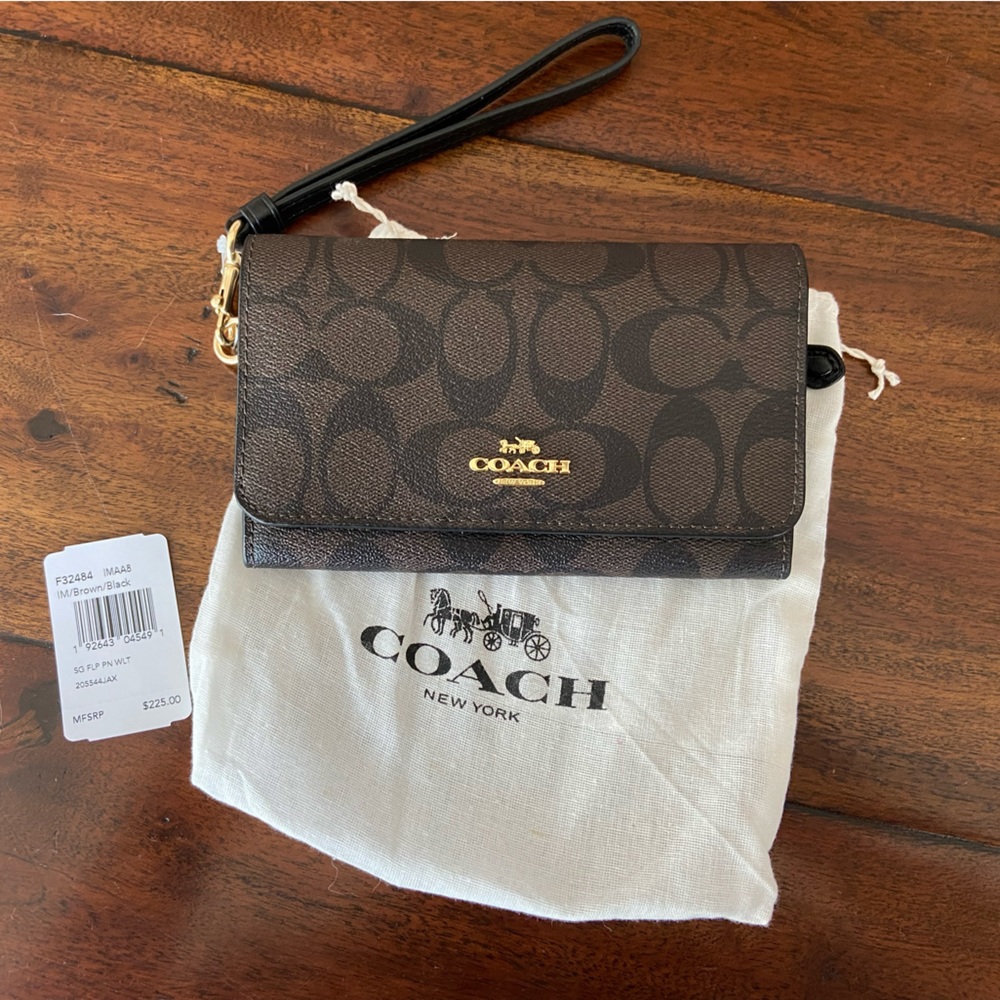 NWT Coach Flap Wallet in Signatures Canvas